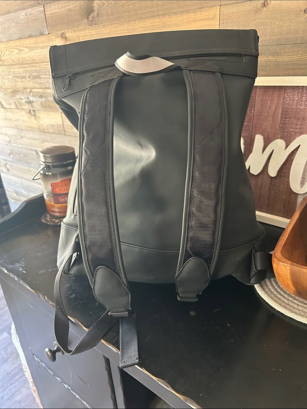 Hunter Black Backpack with Red-Trim Logo Patch - Picture 5 of 9